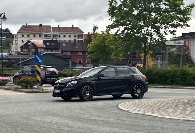 Mercedes-Benz GLA 45 AMG X156