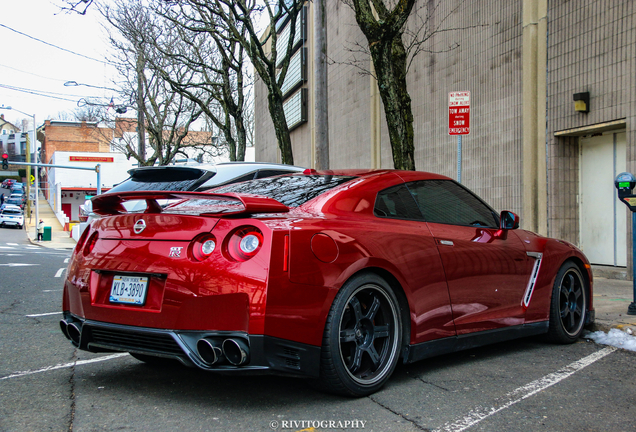 Nissan GT-R 2011