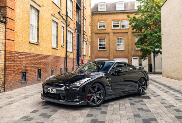 Nissan GT-R