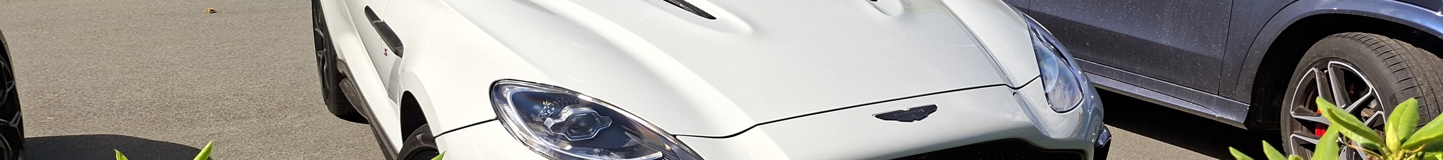 Aston Martin DBX S