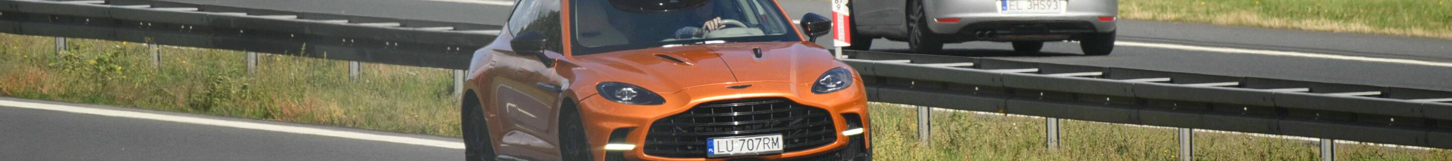 Aston Martin DBX707