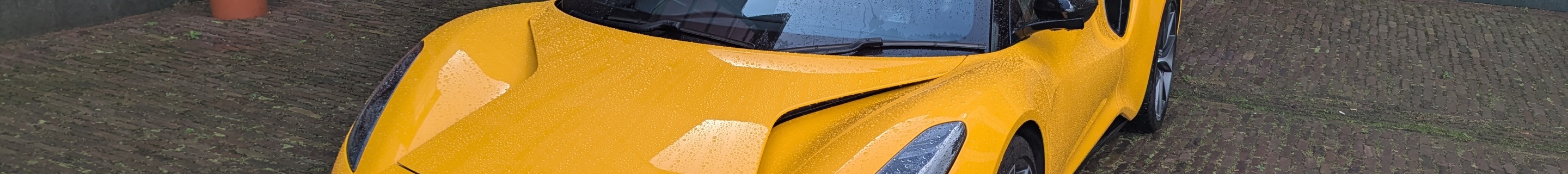 Lotus Emira