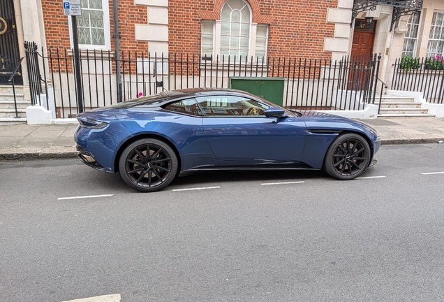 Aston Martin DB11