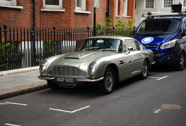 Aston Martin DB6 MKI