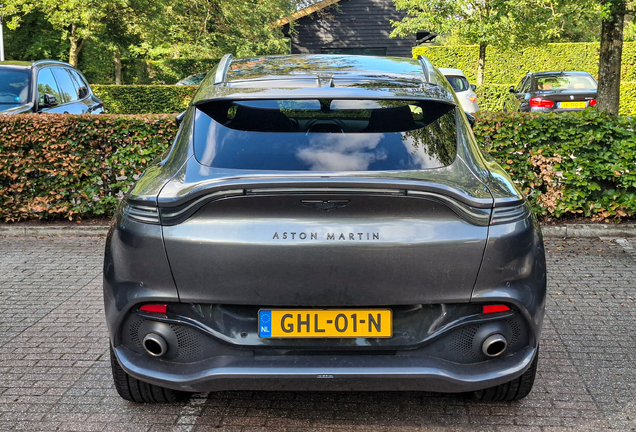 Aston Martin DBX