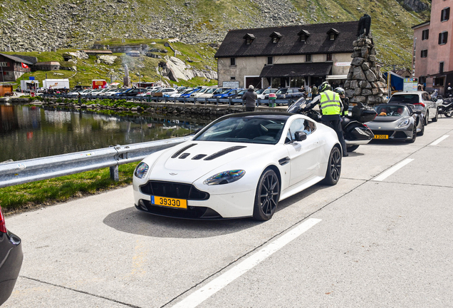 Aston Martin V12 Vantage S