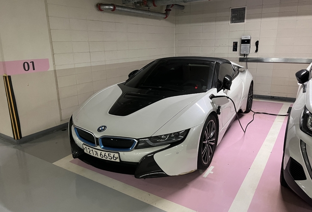 BMW i8 Roadster