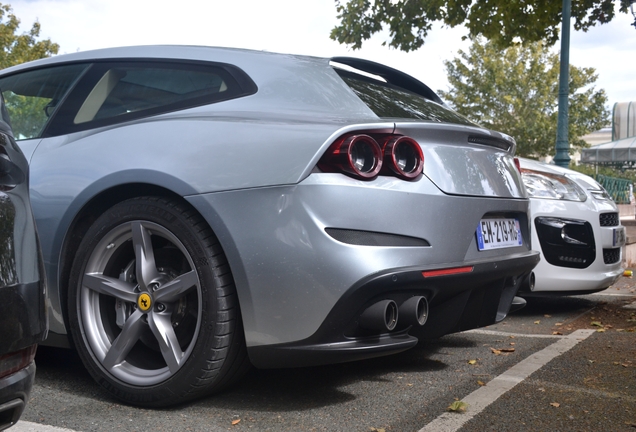 Ferrari GTC4Lusso