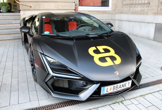 Lamborghini Revuelto