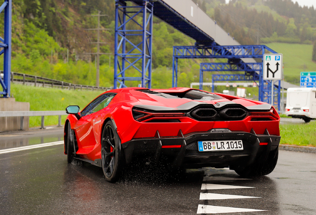 Lamborghini Revuelto