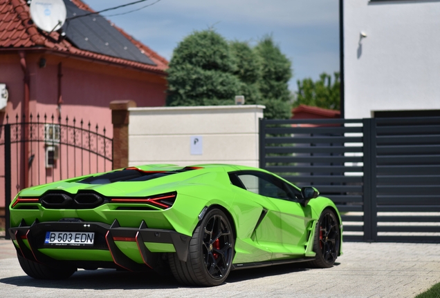 Lamborghini Revuelto