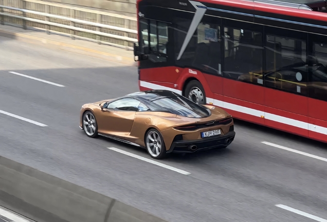 McLaren GT