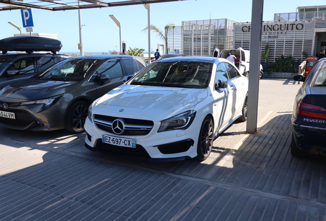Mercedes-Benz CLA 45 AMG C117