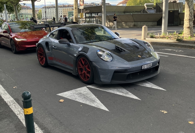 Porsche 992 GT3 RS MkI Weissach Package