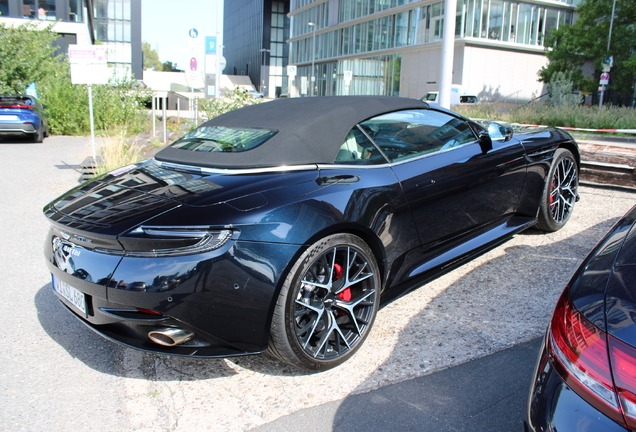 Aston Martin DB12 Volante