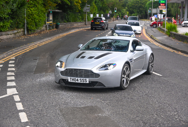 Aston Martin V12 Vantage