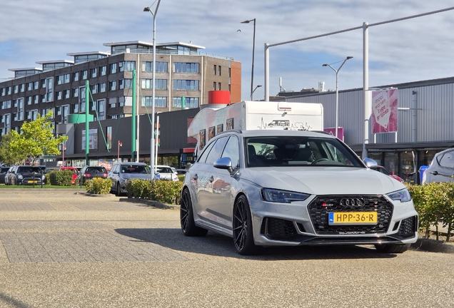 Audi RS4 Avant B9