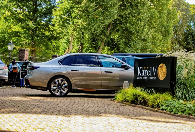 BMW M760e xDrive