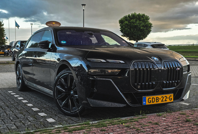 BMW M760e xDrive
