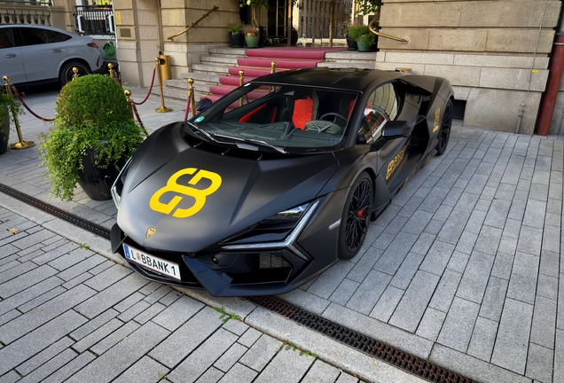Lamborghini Revuelto