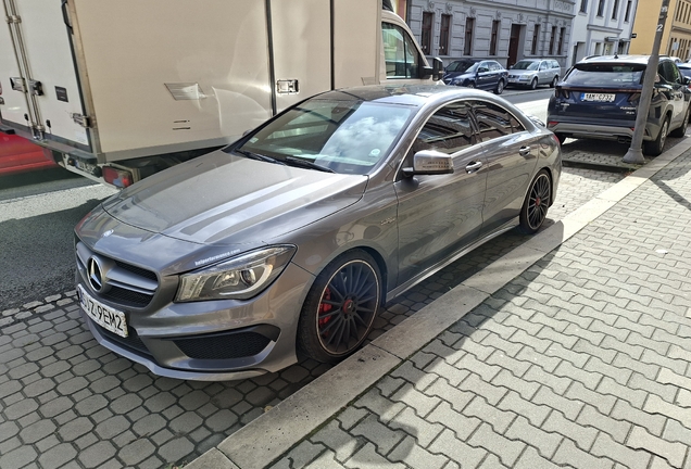 Mercedes-Benz CLA 45 AMG C117
