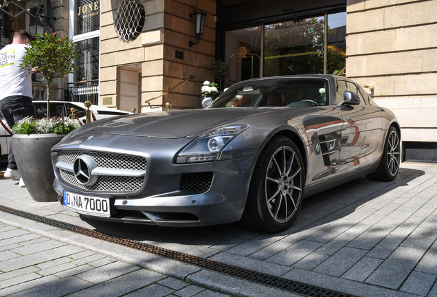 Mercedes-Benz SLS AMG