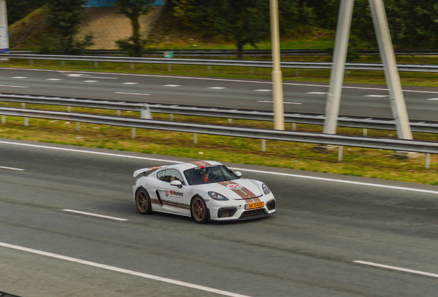 Porsche 718 Cayman GT4