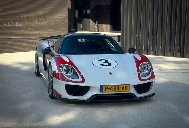 Porsche 918 Spyder Weissach Package
