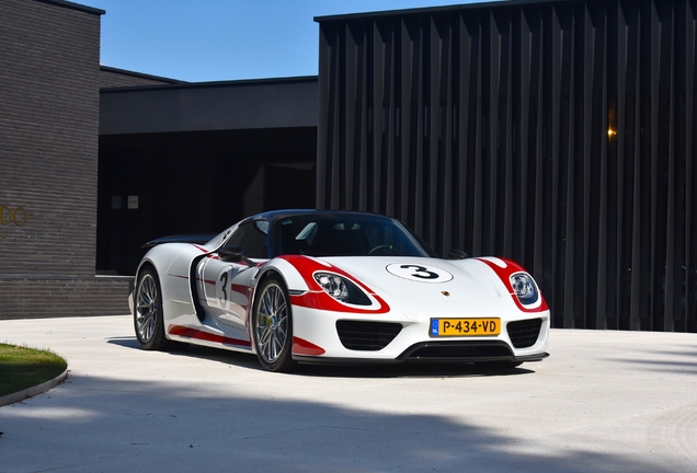 Porsche 918 Spyder Weissach Package
