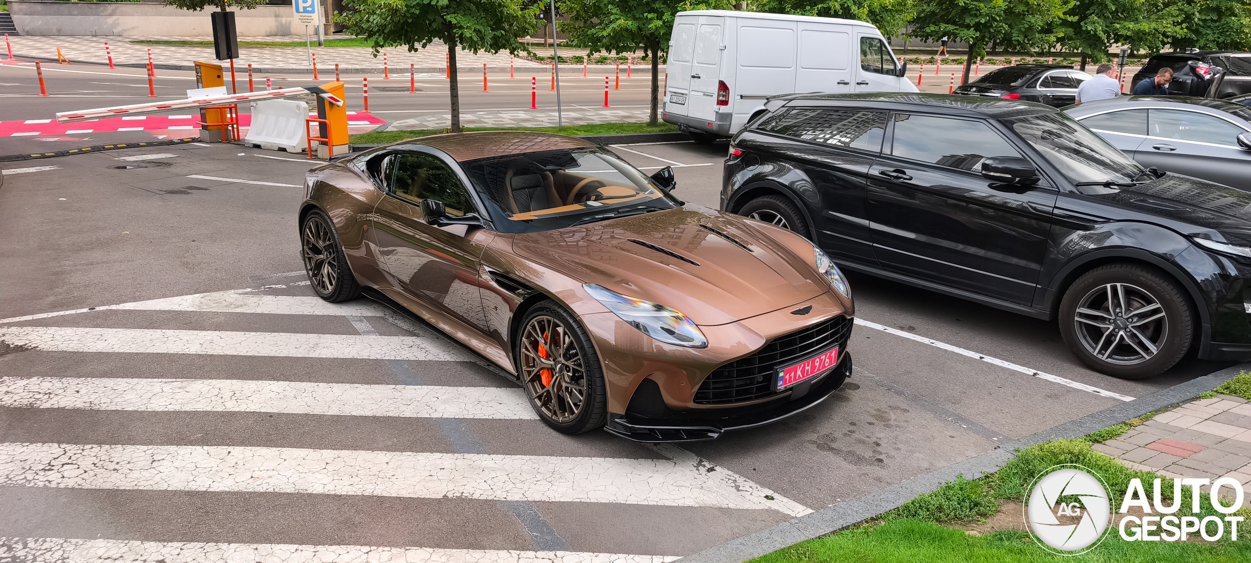 Aston Martin DB12 S
