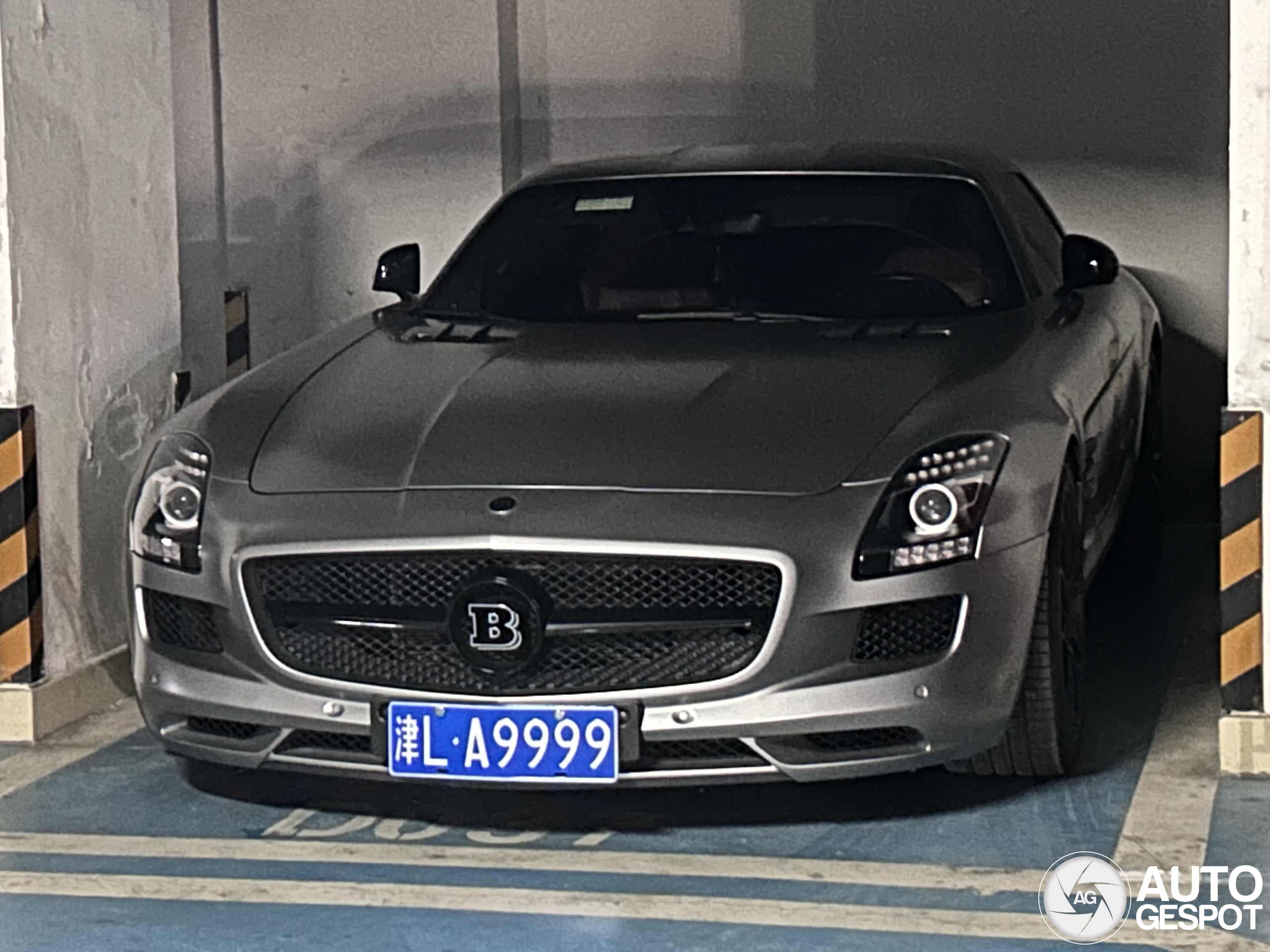 Mercedes-Benz SLS AMG