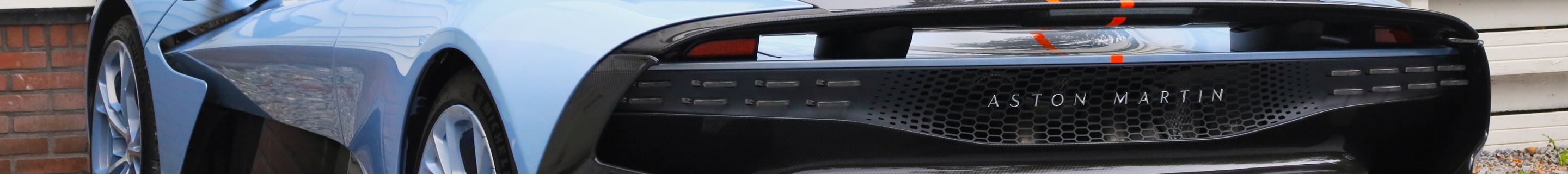 Aston Martin Valhalla