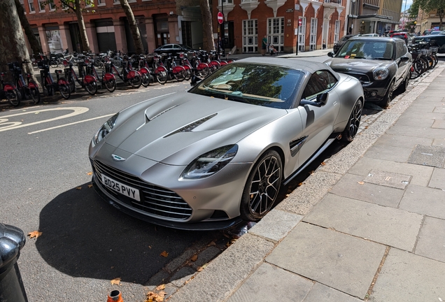 Aston Martin Vanquish Volante 2025