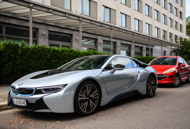 BMW i8