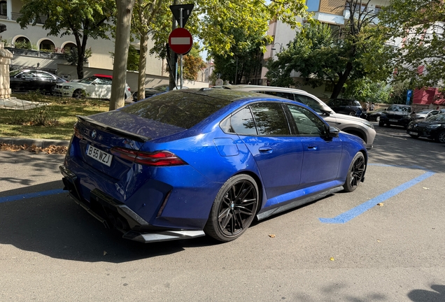 BMW M5 G90