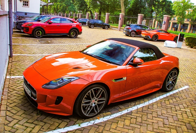 Jaguar F-TYPE R AWD Convertible