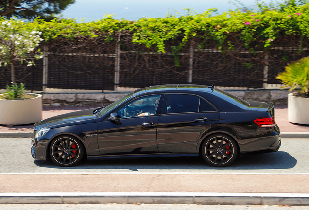 Mercedes-Benz E 63 AMG S W212