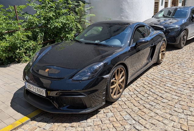 Porsche 718 Cayman GT4