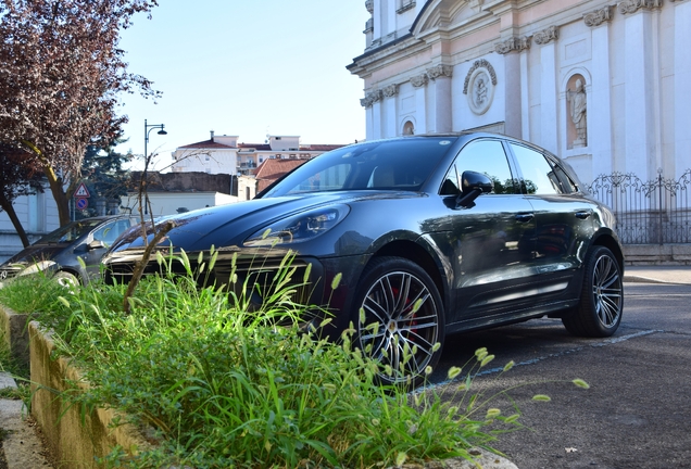 Porsche 95B Macan GTS MkIII