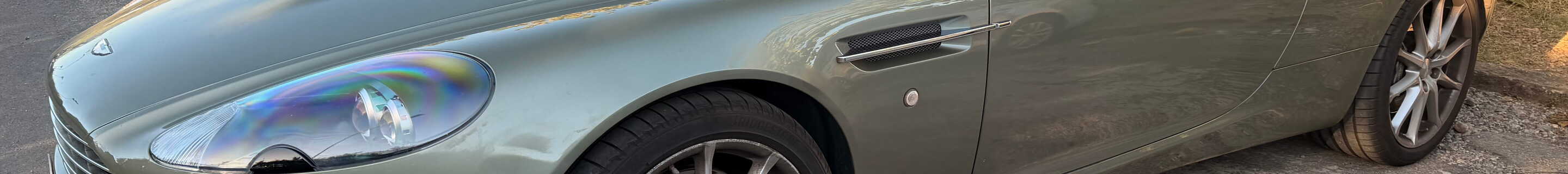 Aston Martin DB9