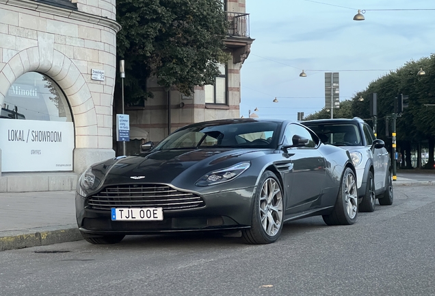 Aston Martin DB11