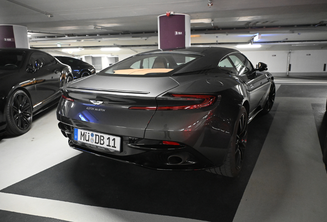 Aston Martin DB11 AMR