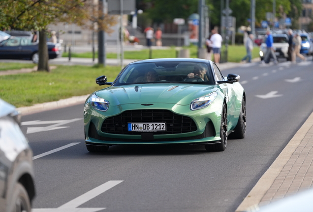Aston Martin DB12