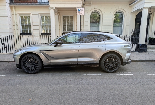 Aston Martin DBX707