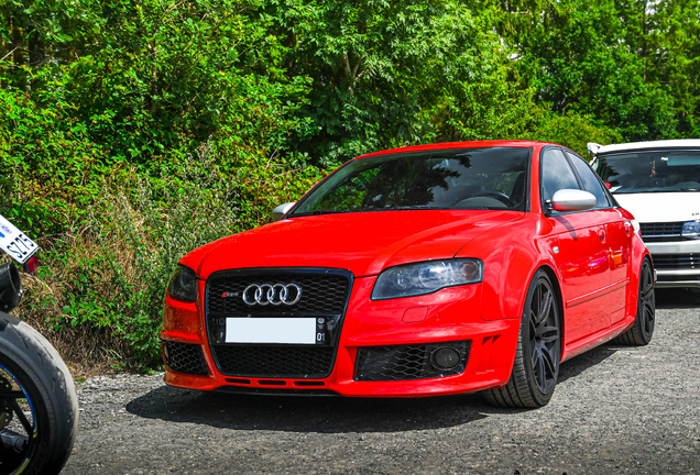 Audi RS4 Sedan