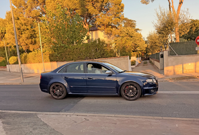 Audi RS4 Sedan
