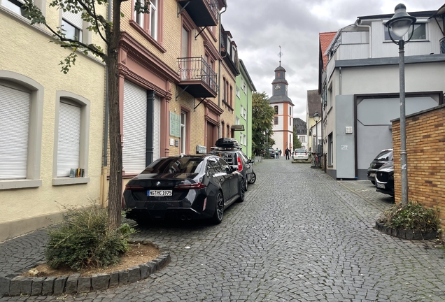BMW M5 G90