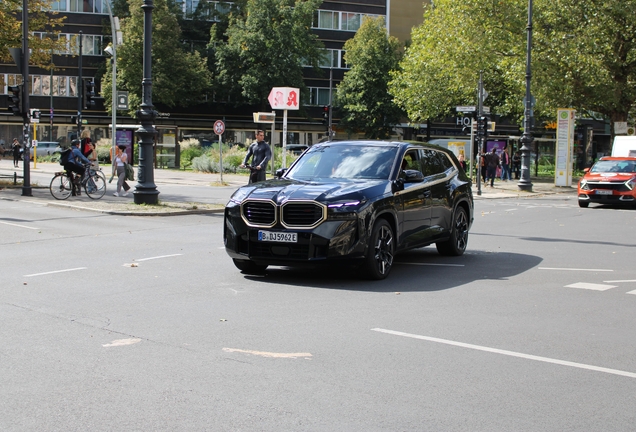 BMW XM G09 Label Red