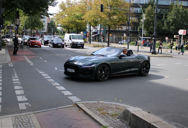 Jaguar F-TYPE P450 75 Convertible