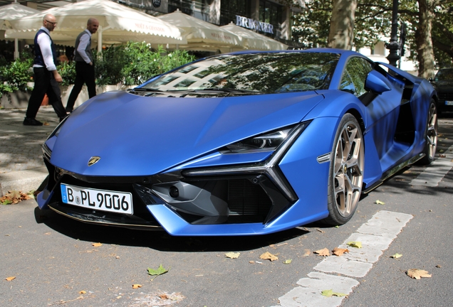 Lamborghini Revuelto